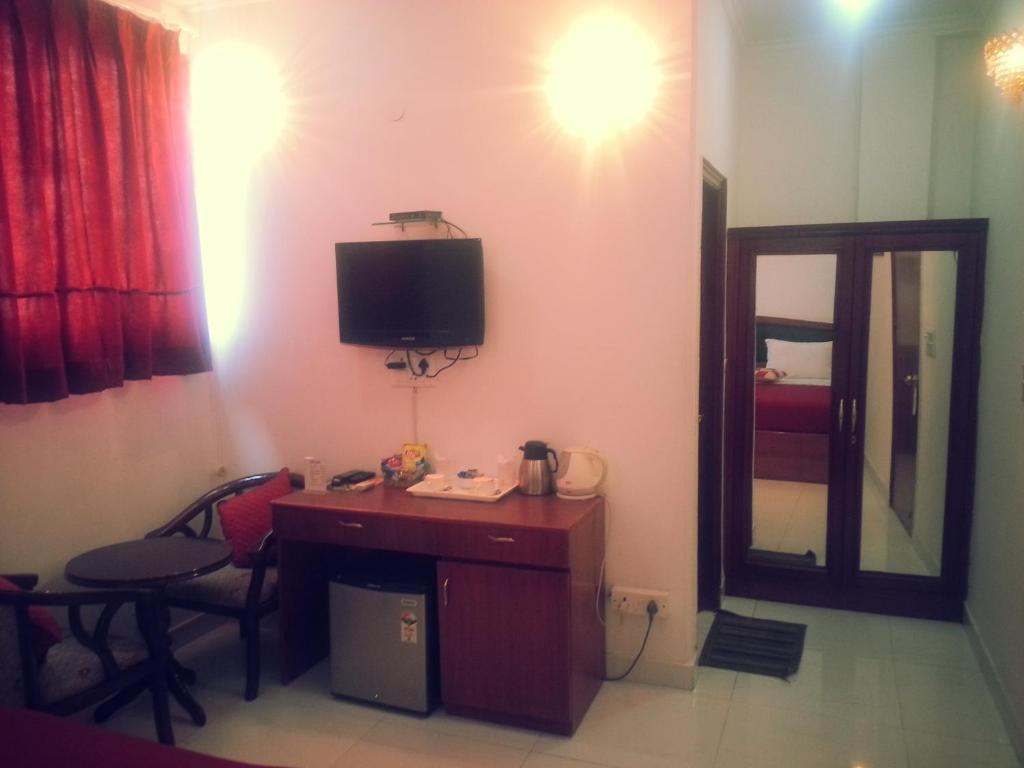Hotel Malik Continental New Delhi Room photo
